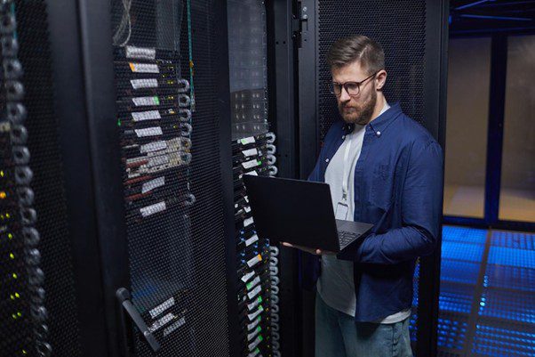 چگونه لاگهای سرور HP را تحلیل و مشکلات را زودتر شناسایی کنیم؟